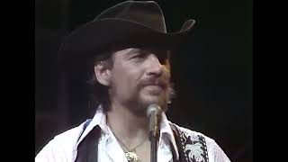 Waylon Jennings quotMedleyquot 1973 [upl. by Eanram942]