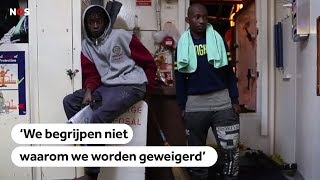 MIGRANTEN Lot van vluchtelingen vast op schip blijft onduidelijk [upl. by Ana971]