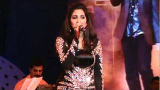 Shreya Ghoshal singing Teri Ore song from Singh is King [upl. by Abdella]