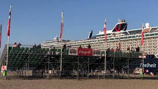 Mein Schiff 7Warnemünde GermanyExit20092024Port Party [upl. by Chiou]