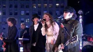 Jonas Brothers amp Miley Cyrus  We Got The Party Live Dick Clarks New Years Eve 2008 [upl. by Ati]