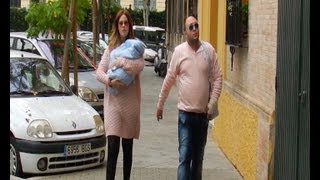 Kiko y Jessi llevan juntos al bebé al pediatra [upl. by Aissyla]