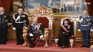 Norwegian Parliament sings the royal anthem [upl. by Repard]