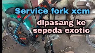 Service fork sr suntour xcm [upl. by Irroc123]