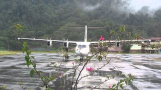 ティオマン空港とベルジャヤ航空DHC7 Tioman airport amp Berjaya Air DHC7 [upl. by Wickham]