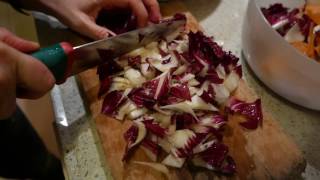 STRACCETTI DI POLLO AL RADICCHIO ricetta [upl. by Portuna427]