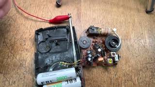 Easily Modify Cheap FM Radio Receiver to Listen to Aviation Band AM Transmission [upl. by Halfdan]