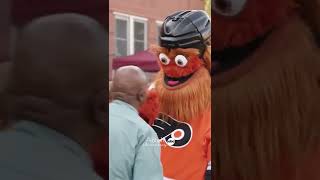 Look at Gritty doing his lil dancey dance 🥺 AbbottElementary [upl. by Berhley918]