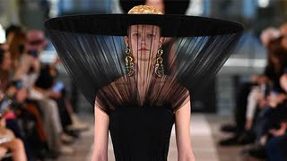 défilé haute couture schiaparelli printemps été 2022 [upl. by Fax649]