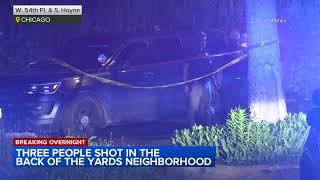 3 shot on sidewalk in Chicago police say [upl. by Ravid]