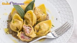 Cappellacci di cotechino e crema di lenticchie [upl. by Oznofla64]