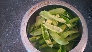 Hiude Simi ra Pidaluko Mitho Dal Pakaune Tarika  Dolichos Bean and Colocasia Root Mix Recipe [upl. by Egarton]