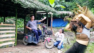 The girl went to get bamboo to help the disabled man weave fences for the house [upl. by Gold]