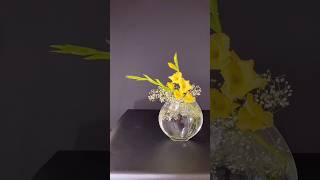 Yellow Gladiolus and Gypsophila [upl. by Todd]