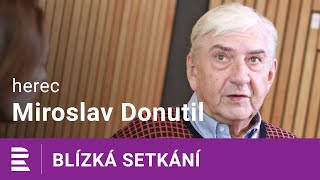 Miroslav Donutil na Dvojce Zažil jsem věci mezi nebem a zemí a říkal si že stojí zato o tom točit [upl. by Reinnej631]