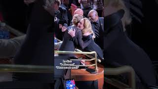 Adele descubre a Celine Dion en la audiencia durante su show Adele CelineDion Live 2024 [upl. by Allicerp]