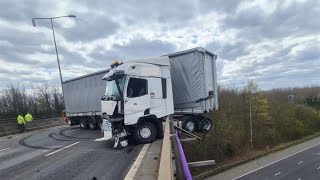 147 Truck Driving day in Sweden  Nacka to Farsta stockholm [upl. by Annaer]