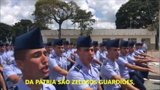 CADETES E VETERANOS DESFILAM CANTANDO AVIAÇÃO EMBARCADA LEGENDADA [upl. by Accisej]