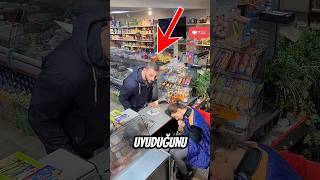 Kasiyerin Uyuduğunu Gören Adam İnanılmaz Bir Şey Yaptı 😱😰 [upl. by Ping]