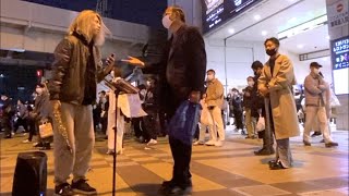 【路上ライブ】大阪駅で演奏したら、おじさんが近づいてきて [upl. by Fremont]