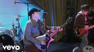 Fall Out Boy  Sugar Were Goin Down Live Sets On Yahoo Music [upl. by Morie335]