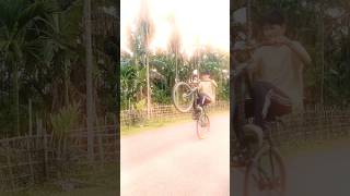 Cycle stunt 🤯😱 cycle youtubeshorts ytshorts viralshort [upl. by Nayrbo]