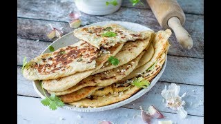 Zelf naan maken Indiaas platbrood  Recept  Bettyskitchennl [upl. by Reyem]