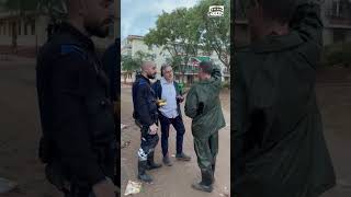 Un policía se emociona al agradecer a Alsina su presencia en Alfafar [upl. by Eisinger237]