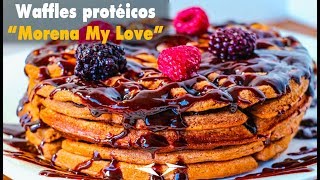 Waffles Proteicos de Chocolate y Frutos Rojos Receta simple y fitness [upl. by Letsirc]