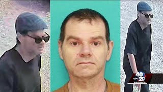 Man wanted in three murders seen at Arkansas motel [upl. by Shumway]