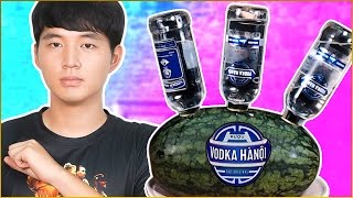 Ăn Dưa Hấu tẩm Vodka Hà Nội  Ngâm chung Dưa Hấu và rượu Vodka Hà Nội có vị như thế nào [upl. by Valentino855]