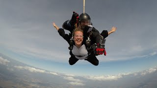 Skok ze spadochronem w tandemie  Ada w Skydive Wrocław [upl. by Nyledaj742]