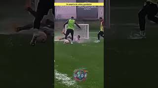 Un poco de caños y gambetas futbol golazo futebol caños gambetas futbolargentino [upl. by Enoryt77]