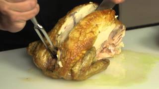 Découper un poulet cuit  Trucs et Astuces culinaires  Auchan [upl. by Conroy446]