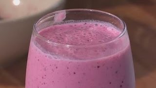 How To Prepare An Easy Smoothie Recipe [upl. by Enelear367]