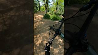 Massive berms massive speed  yet somehow still managed to case these jumps 🐥 Giants Ridge mtb [upl. by Yrreb]