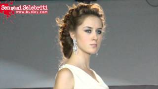 Nur Fathia Catwalk di Style Uz Art Week Uzbekistan [upl. by Gable774]