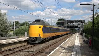 NS ICMm 4082 rijdt door station Hoevelaken 4K [upl. by Culliton]