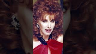 Stefanie Powers 60 Second Bio [upl. by Asyram]