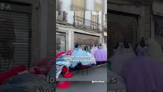 ¿Se canceló la boda Decenas de vestidos desfilaron en la quotcalle de las noviasquot por desalojo [upl. by Edvard]