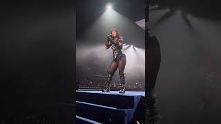 Nathy Peluso cantando Legendario en el Movistar Arena  Grasa Tour 2024 [upl. by Marucci]