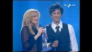 Lorella Cuccarini prova un balletto classico con Fiorello e poi duettano su quotInsiemequot [upl. by Leotie]