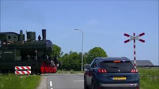 Spoorwegovergang Medemblik Opperdoes  Dutch railroad crossing [upl. by Aniweta]