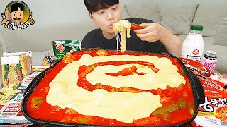 ASMR MUKBANG 편의점 핵불닭 미니 떡볶이 amp 핫도그 amp 김밥 FIRE Noodle amp HOT DOG amp GIMBAP EATING SOUND [upl. by Tillo61]