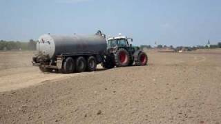 Fendt 930 met Dezwaef gierton [upl. by Oniluap]