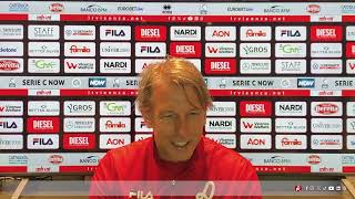 LR Vicenza  Carrarese  Mister Vecchi  Conferenza pre gara [upl. by Enyalb906]