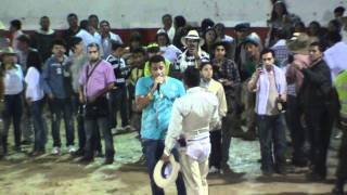 Uriel Henao mostrandole a los Ariza Show como se canta [upl. by Eniretak149]