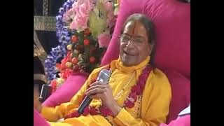 लगन श्याम से यूँ लगाया करें हम Jagadguru Shri Kripaluji Maharaj [upl. by Gothar]