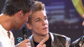 Showmatch 2012  Dos Alexander Caniggia en la pista de Showmatch [upl. by Aramac676]