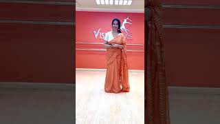 Saree dance tutorial  pallu dance  simple steps  vishakha Verma saree sareelove sareedrape [upl. by Nivi]